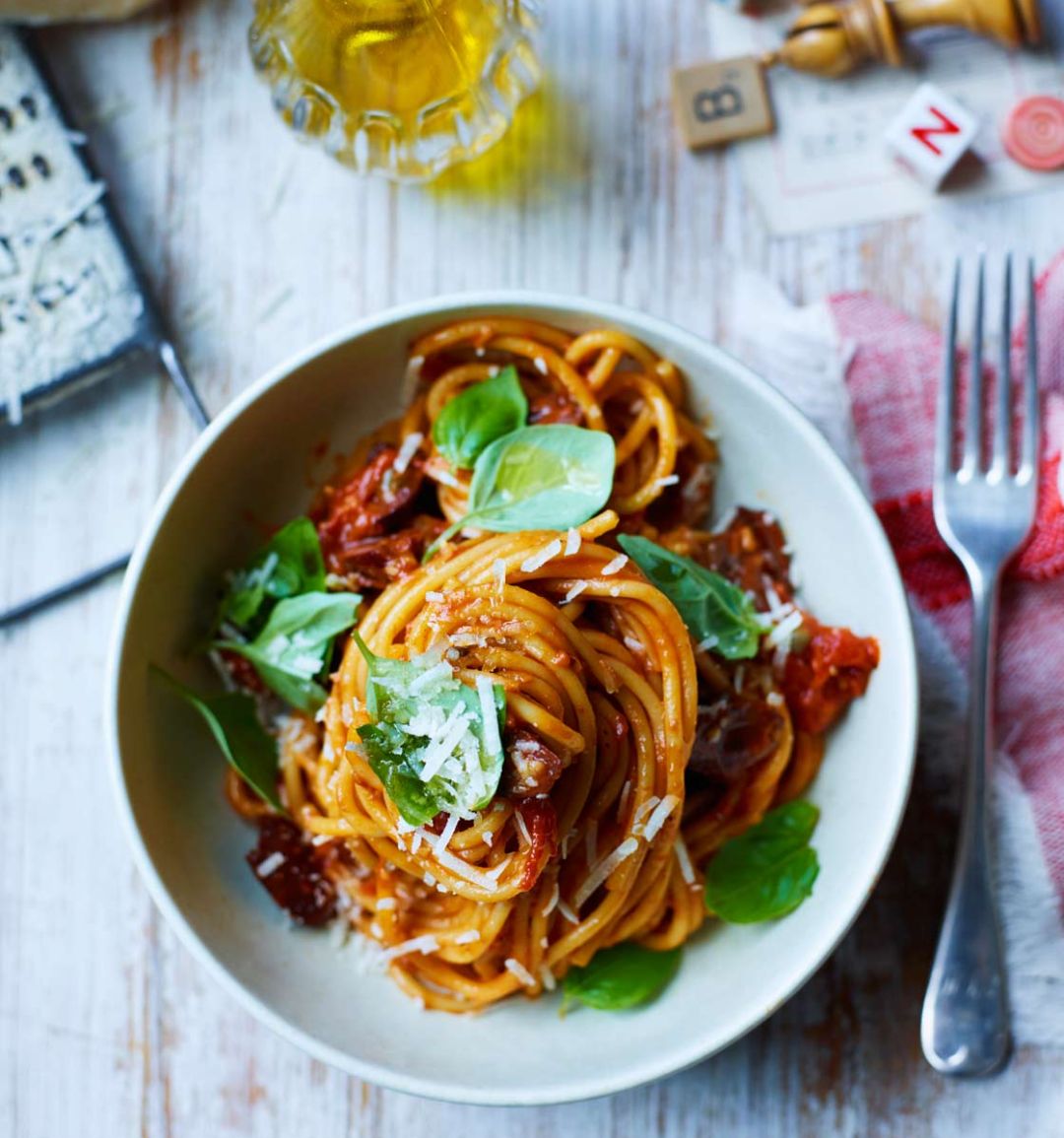 Fast one-pan puttanesca pasta