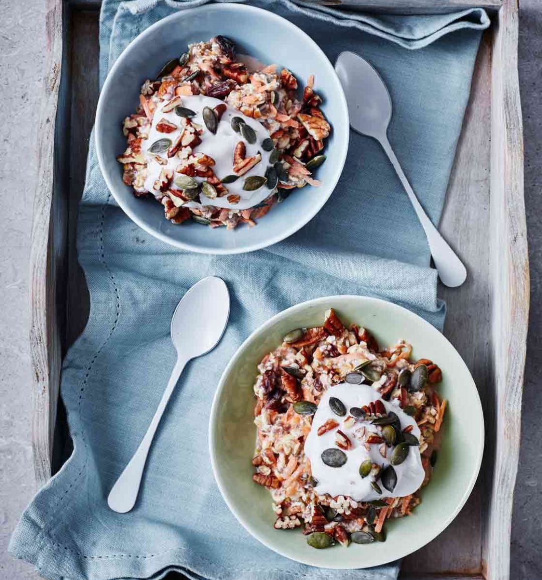 Carrot cake overnight oats