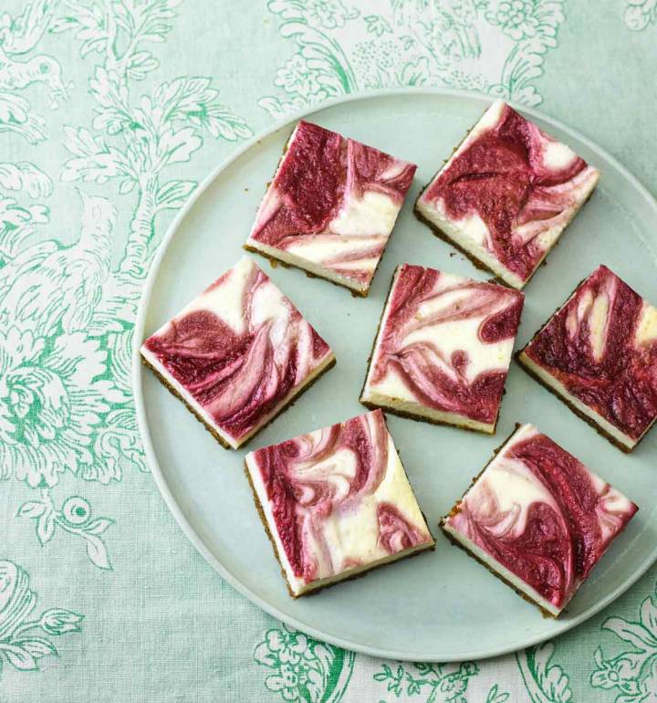 Raspberry ripple cheesecake squares