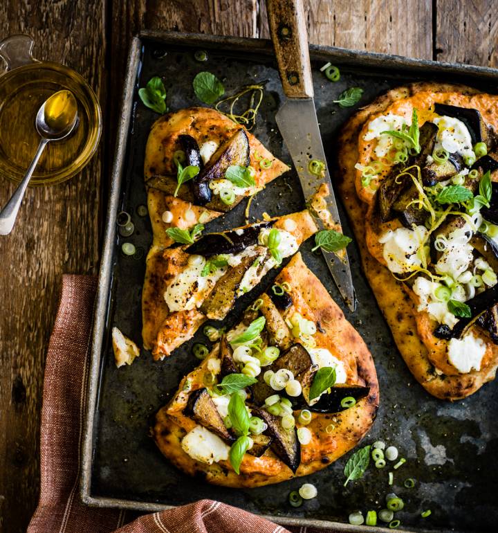 Naan ‘pizza’