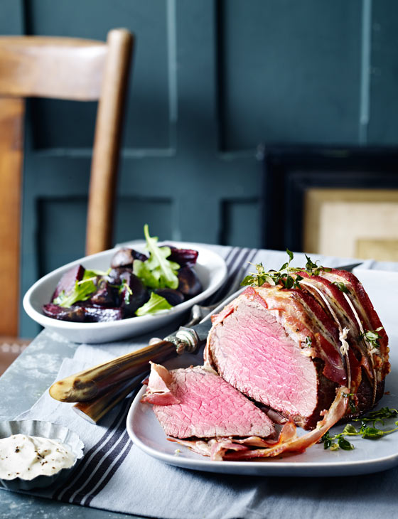 Fast roast beef with thyme beets and horseradish crème fraîche