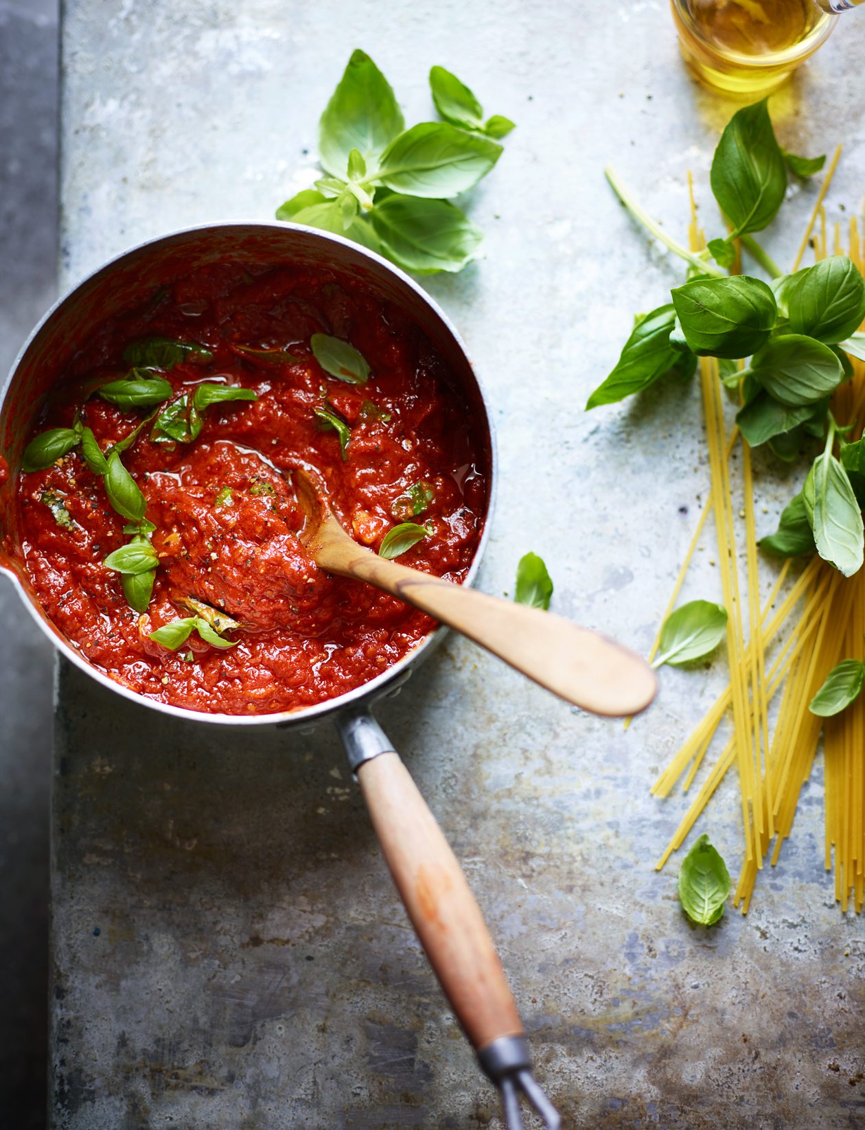 Easy tomato sauce recipe | Sainsbury`s Magazine