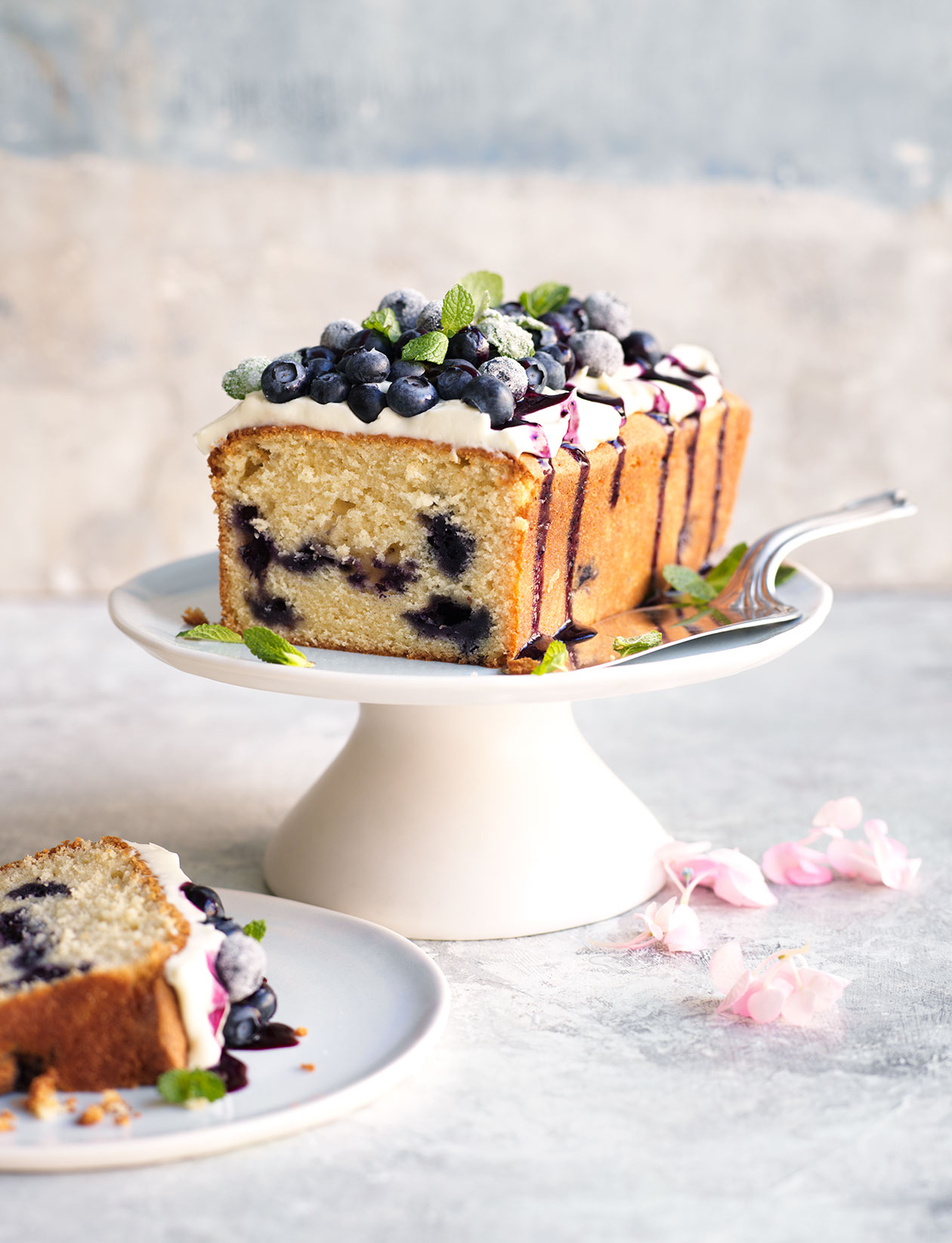 Blueberry Cookie Recipes White chocolate loaf cake with blueberry cheesecake 