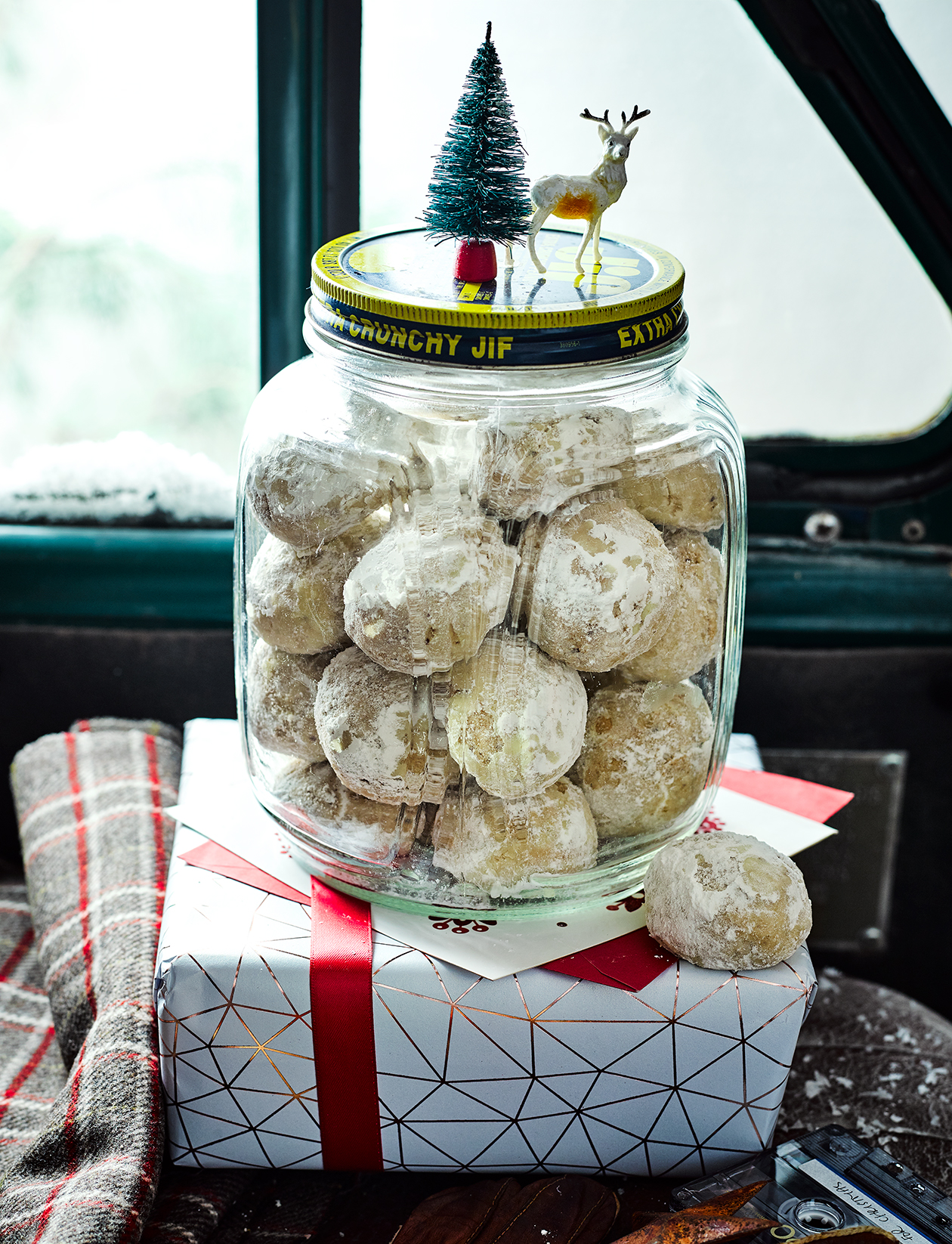 Snowball cinnamon-pecan cookies recipe | Sainsbury`s Magazine