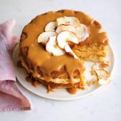 Caramel apple cake