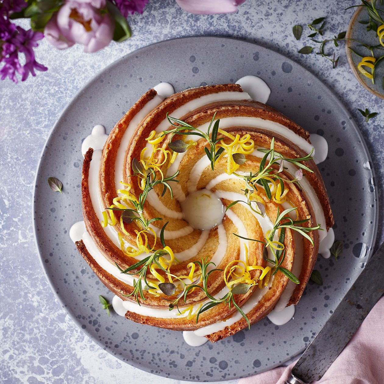 Christmas bundt cake  Sainsbury`s Magazine