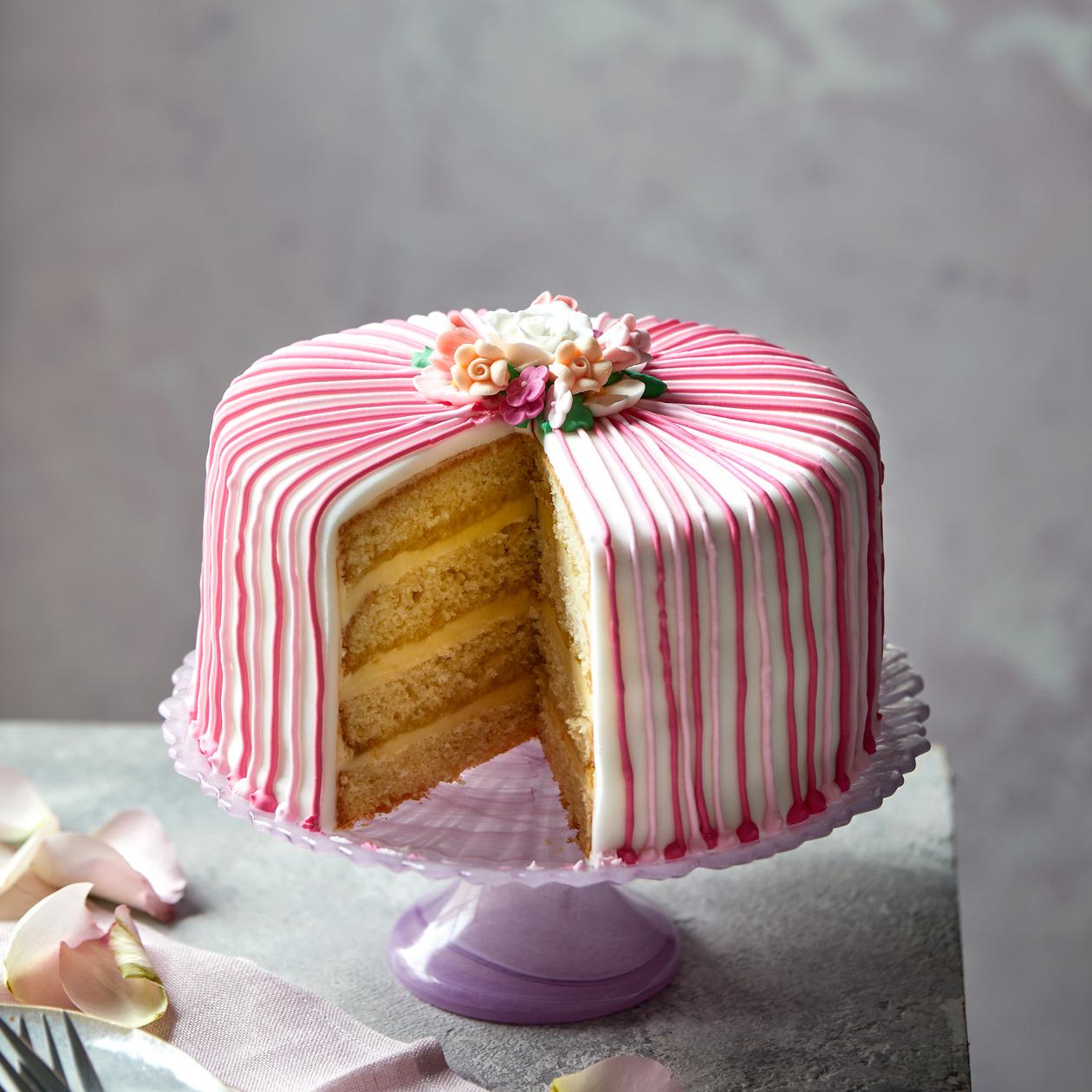 Stripe cake - Veronika's Bakery