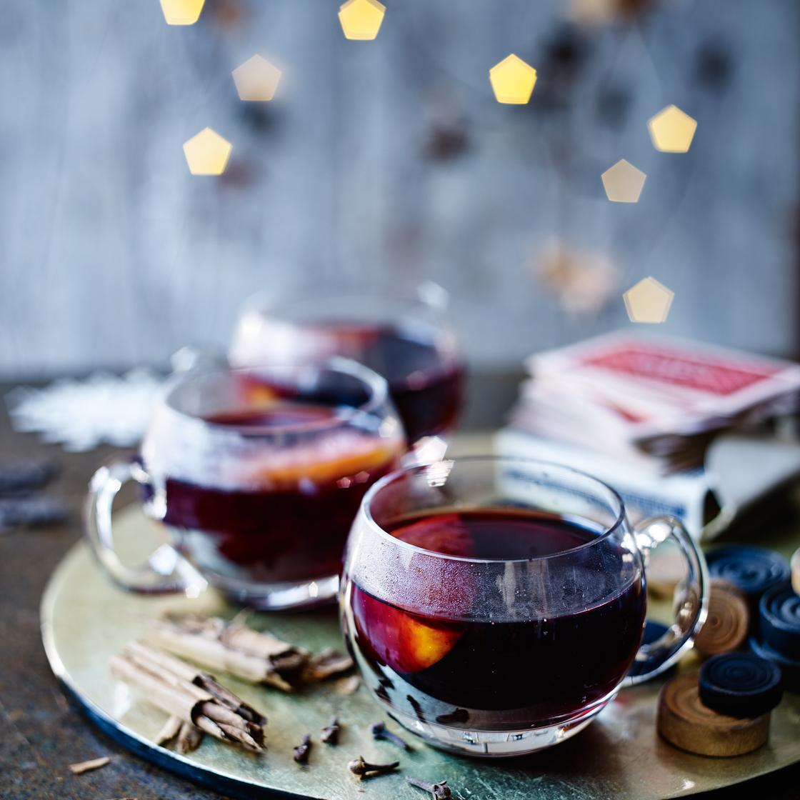 https://www.sainsburysmagazine.co.uk/uploads/media/1800x1800/07/5197-Mulled-Wine1120.jpg?v=1-0