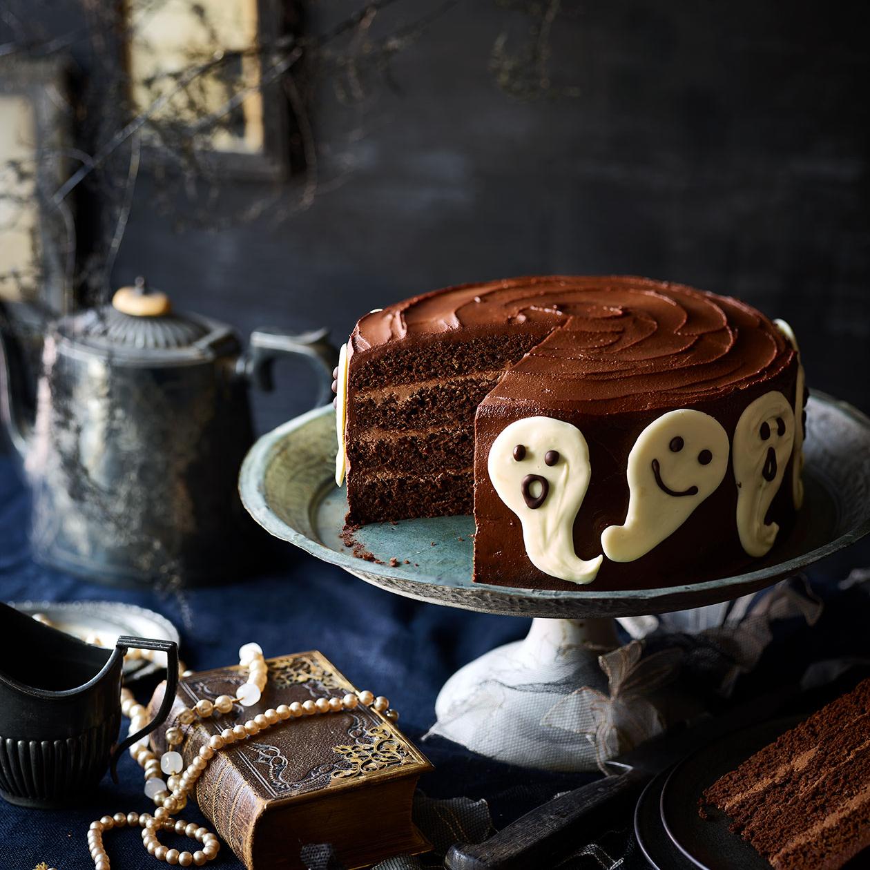 Brushstroke Ghost Halloween Cake