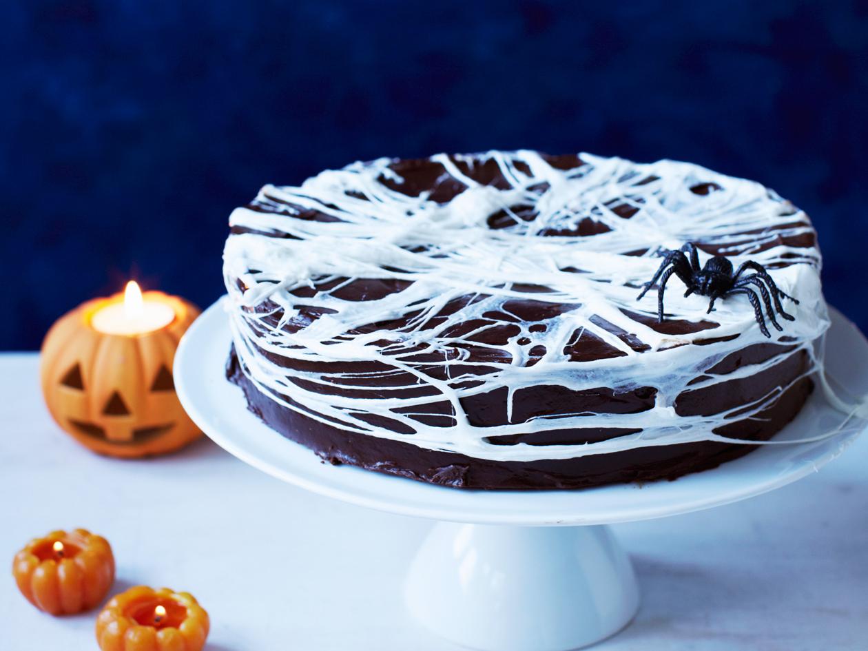 Halloween Spider Cake - A Spooky Cake Tutorial | Decorated Treats