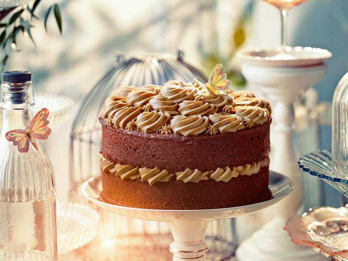 Alice S Secret Garden Cake Sainsbury S Magazine