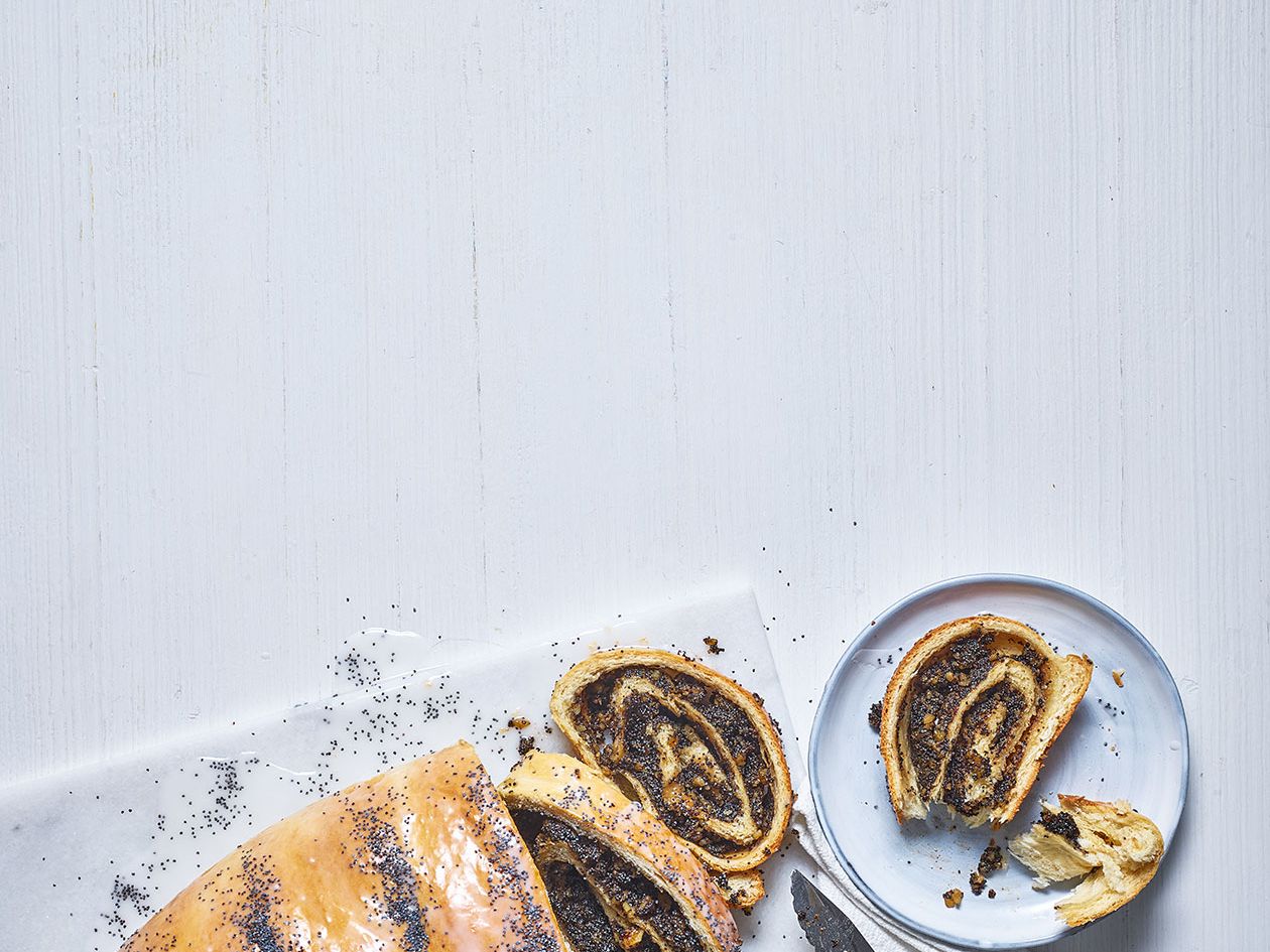 Chodsky Kolac - Traditional Czech Sweet Cake with Poppy Seeds and Curd  Stock Photo - Image of baking, leavened: 177625658
