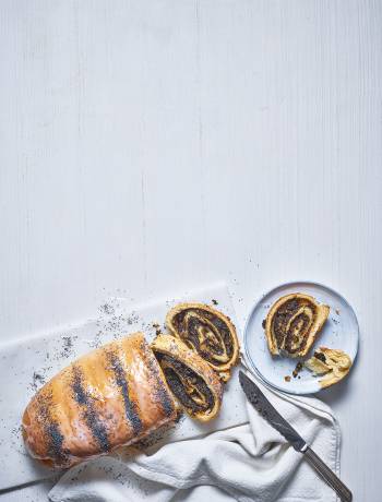 Polish poppy seed roll