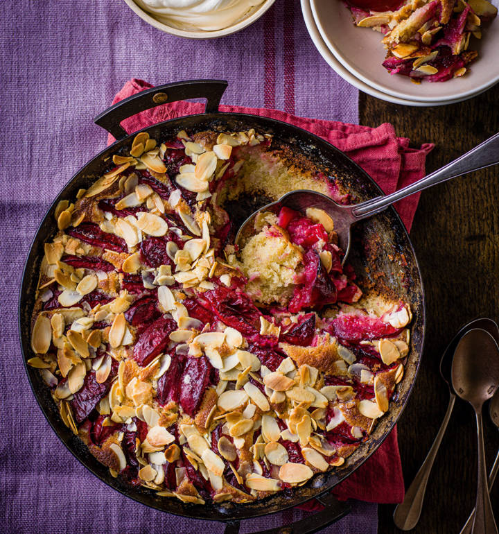 https://www.sainsburysmagazine.co.uk/uploads/media/720x770/01/13871-Plum-skillet-cake.jpg?v=1-0