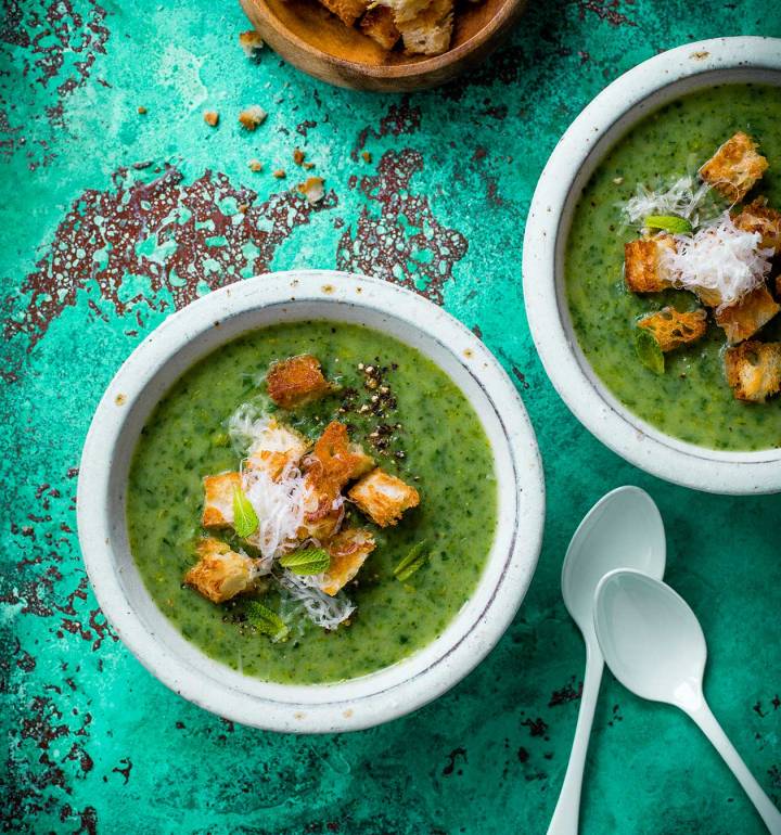 Leftover lettuce soup with croutons