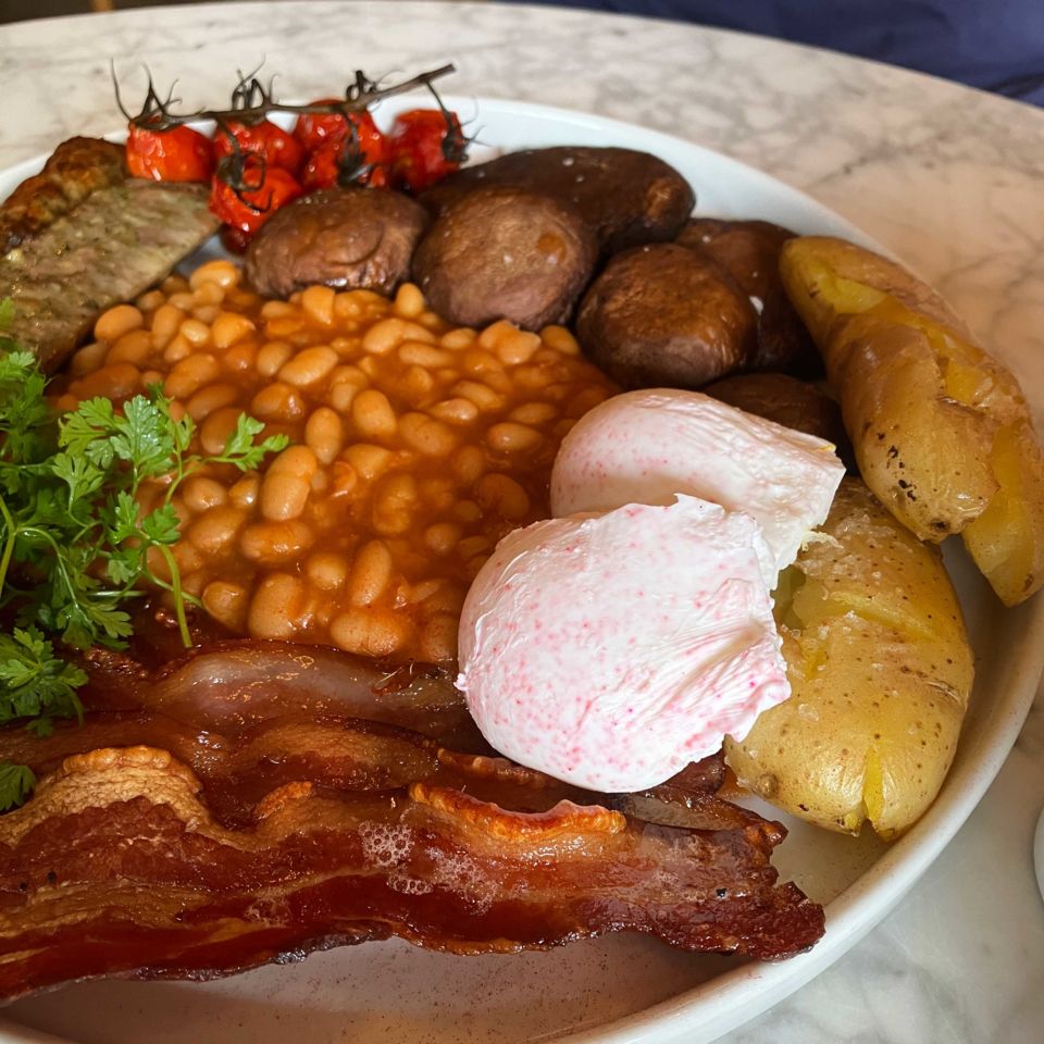 Full Winnie's breakfast